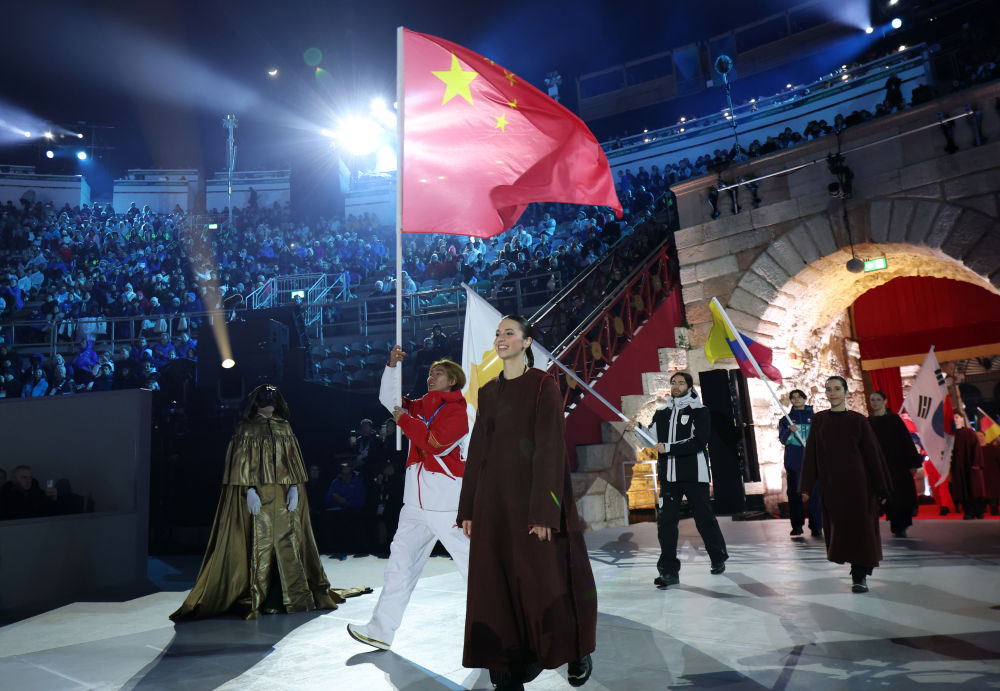 冬奥会 | 四十六载冰雪路 辉映绚丽中国红——写在米兰冬奥会中国健儿再创历史之际