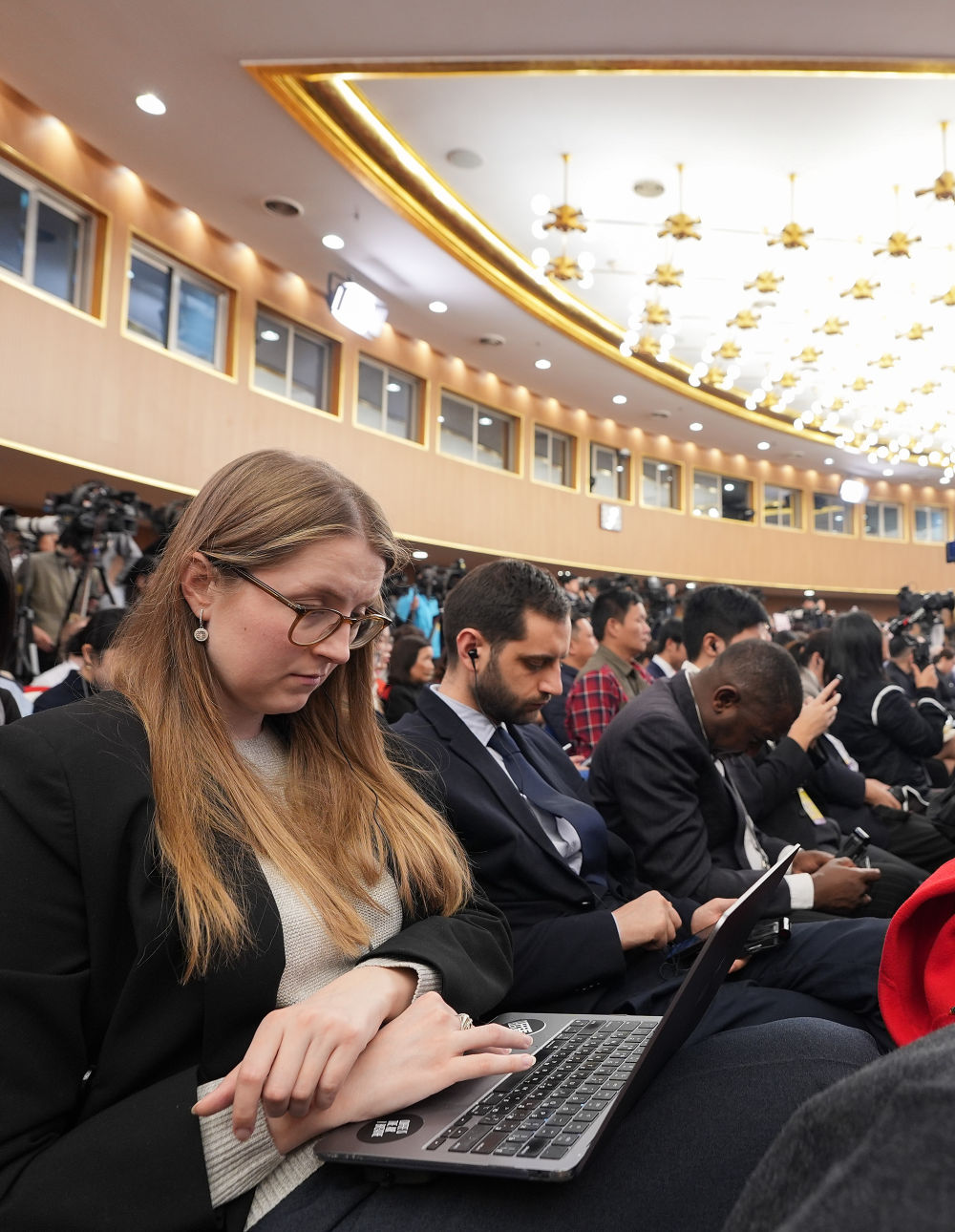 两会新华鲜报｜非凡两会！世界在感知中国中看到更多机遇