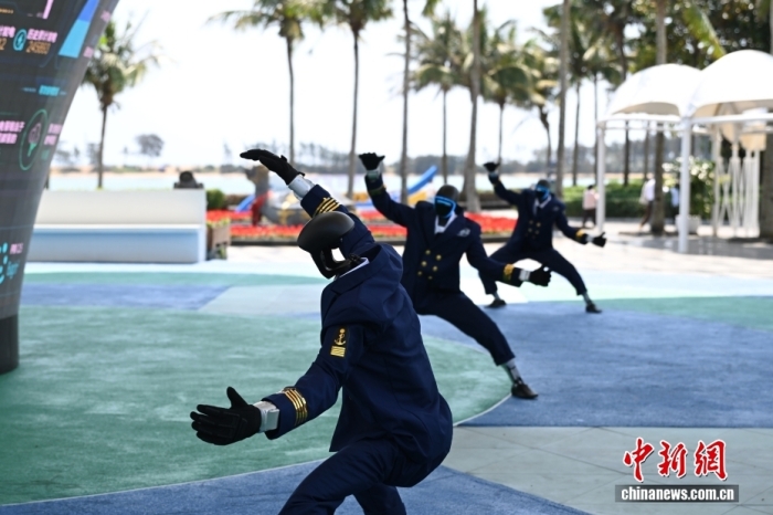 3月24日，海南博鳌，机器人进行舞蹈表演。博鳌亚洲论坛2026年年会于3月24日至27日在海南博鳌举行。<a target='_blank' href='//'><p align=