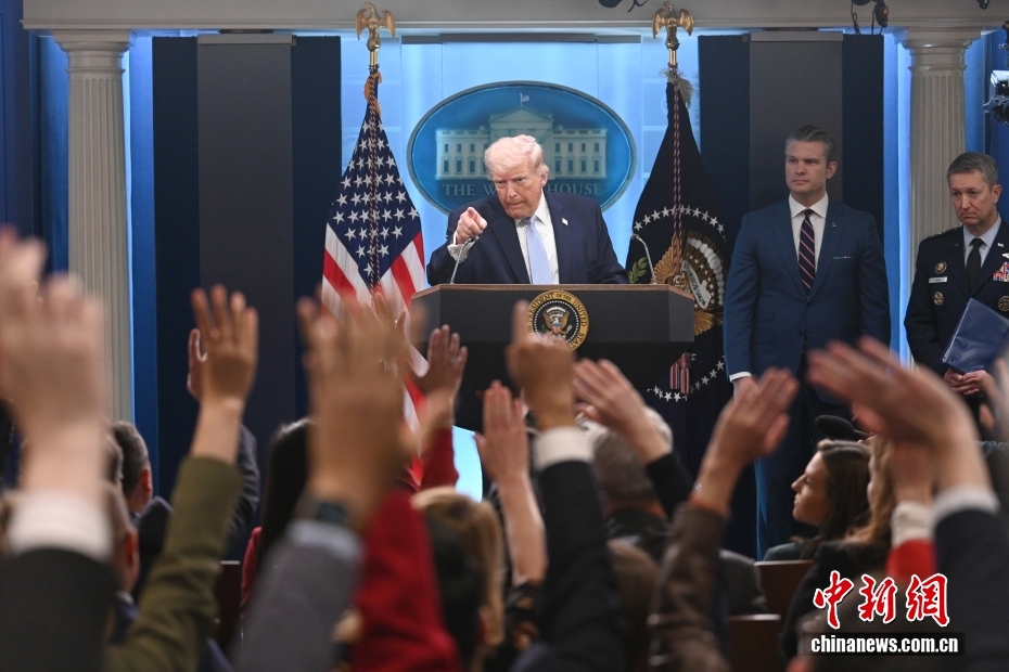 特朗普就伊朗战事举行记者会