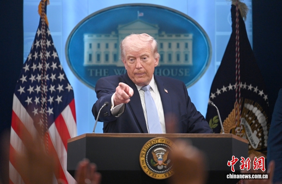 特朗普就伊朗战事举行记者会