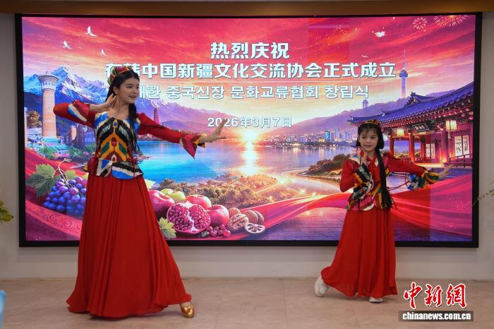 从“听故事的人”到“讲故事的人” 中国女孩麦祖娜的寻根路 从“听故事的人”到“讲故事的人” 中国女孩麦祖娜的寻根路