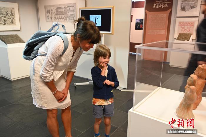“天府乐土——四川汉代画像艺术展”在柏林开幕
