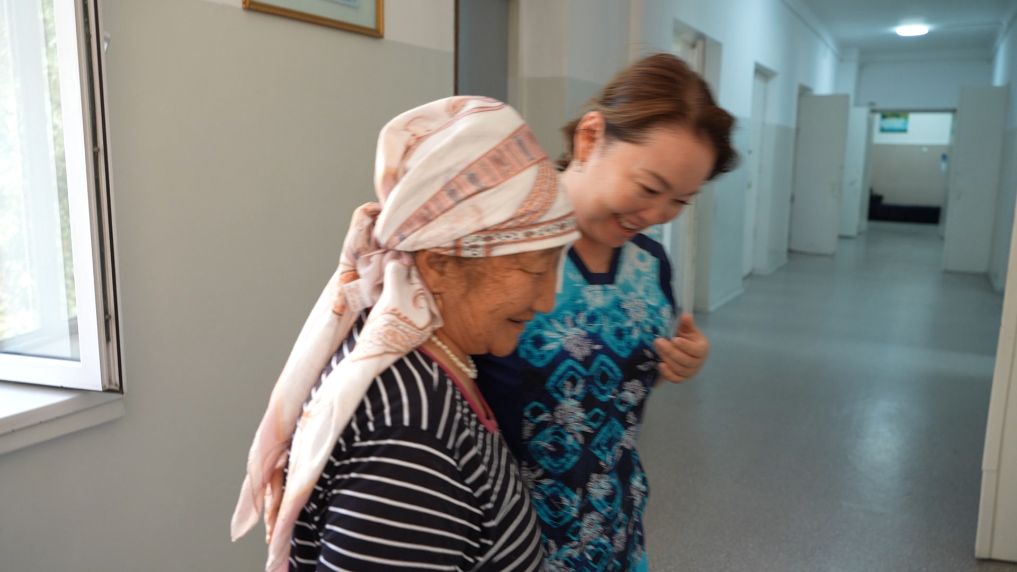 修通脚下路,点亮眼中光——吉尔吉斯斯坦人眼中的“上合温度”