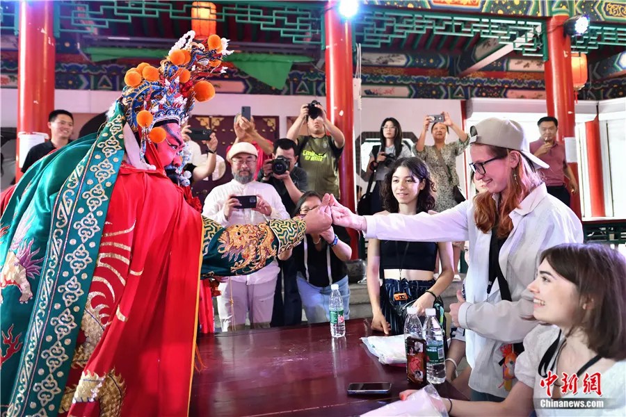 东西问|汉学家艾恺:关公“忠义”如何与西方骑士精神对话? 东西问|汉学家艾恺:关公“忠义”如何与西方骑士精神对话?