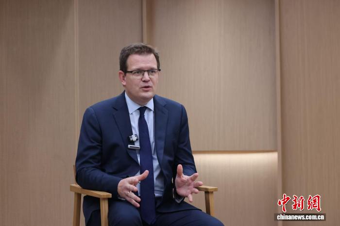 东西问丨挪威政治学者:中国无意复刻美式霸权,传递的和平之声令人安心 东西问丨挪威政治学者:中国无意复刻美式霸权,传递的和平之声令人安心