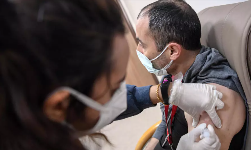 土耳其启动接种中国疫苗3天内，多位高官及67万名医务人员接种
