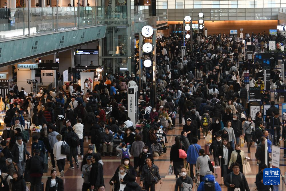日本警方开始调查羽田机场飞机相撞原因