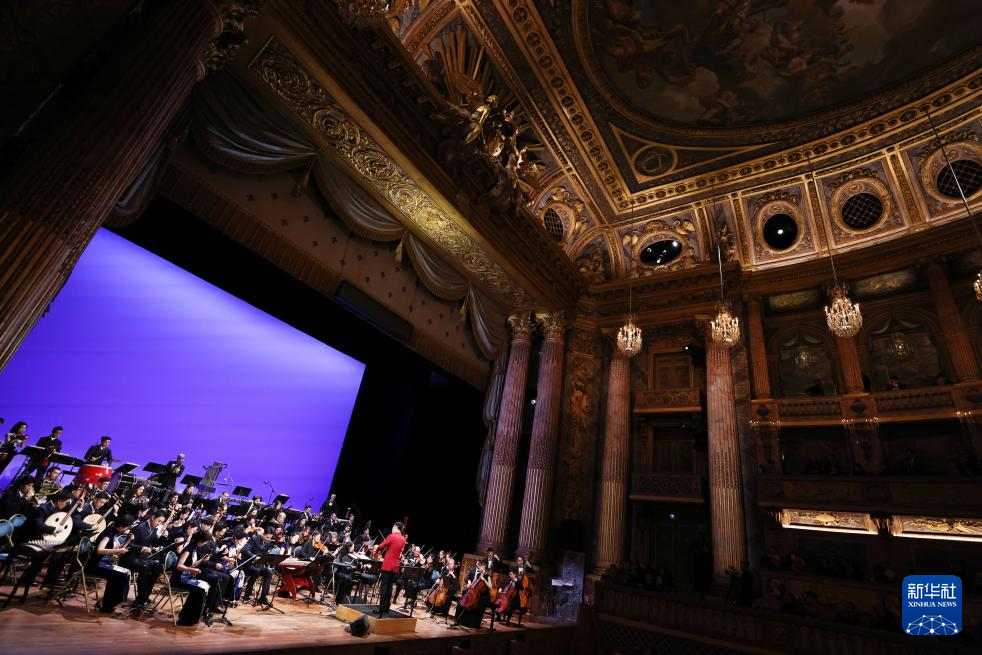 庆祝中法建交60周年暨中法文化旅游年开幕音乐会在巴黎举行
