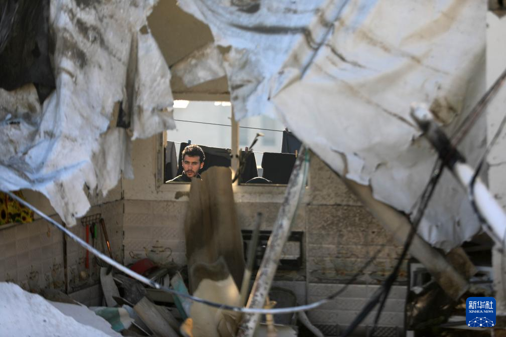以军密集轰炸加沙南部致至少12人死亡