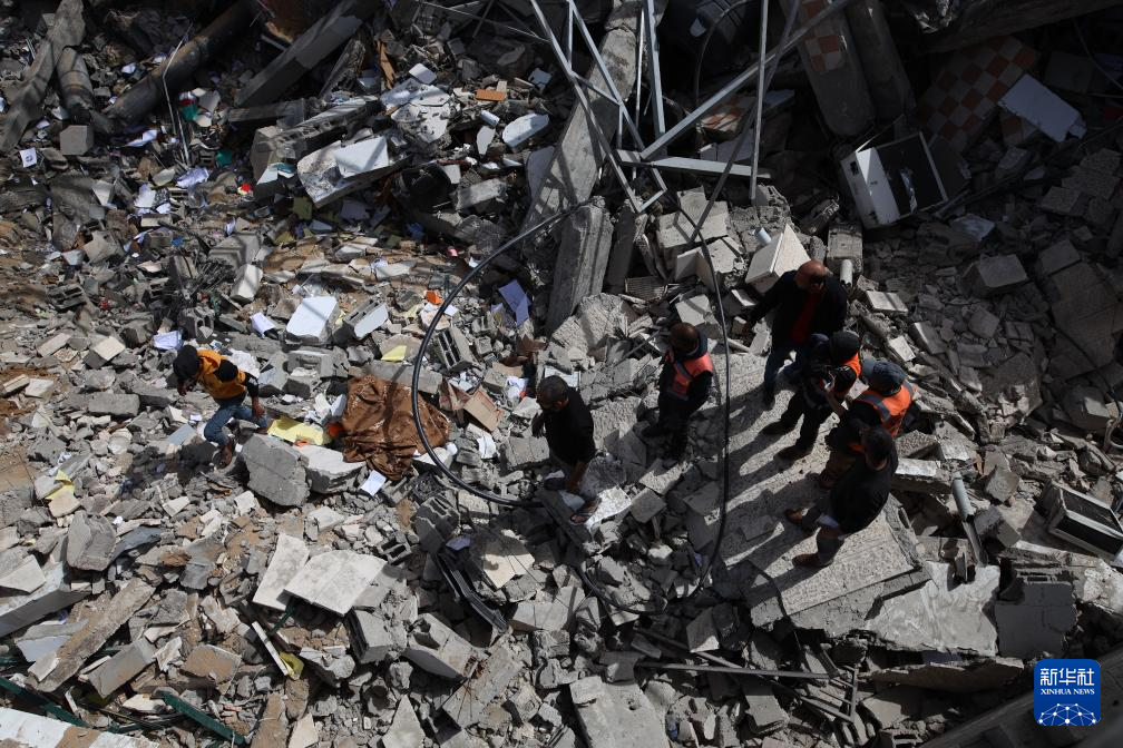 以军袭击加沙多地至少32人死亡