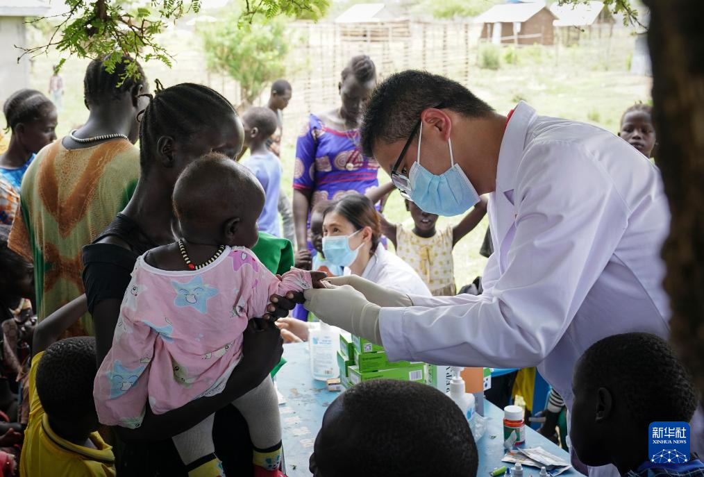 中国援南苏丹医疗队开展义诊并捐赠物资