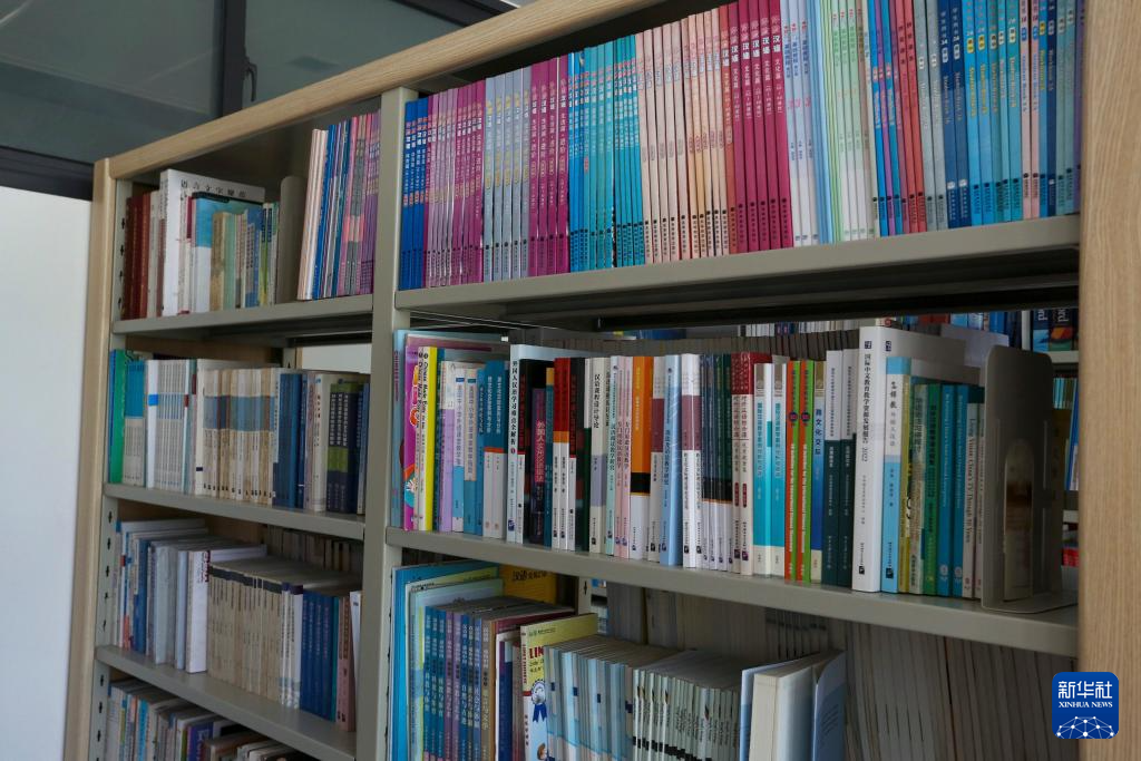 “丝路书屋”为坦桑尼亚大学生打开了解中国和世界的窗口
