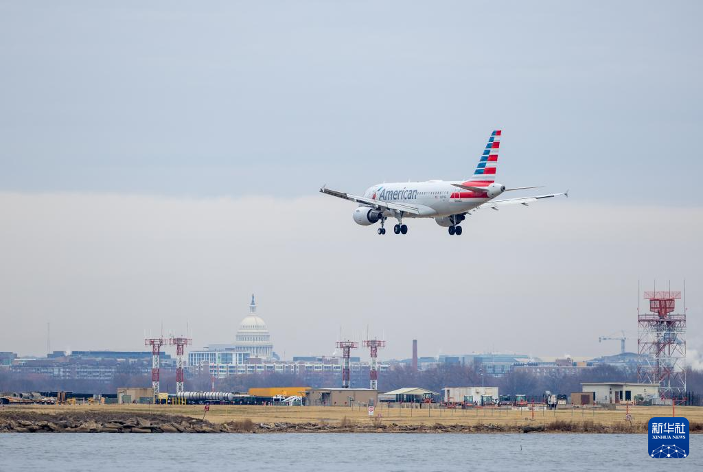 美国航空公司停飞航班或因软件故障