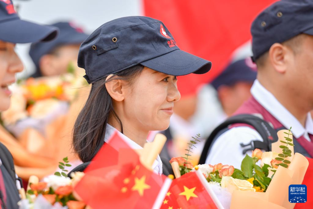 中国政府援缅卫生防疫队完成防疫任务回国