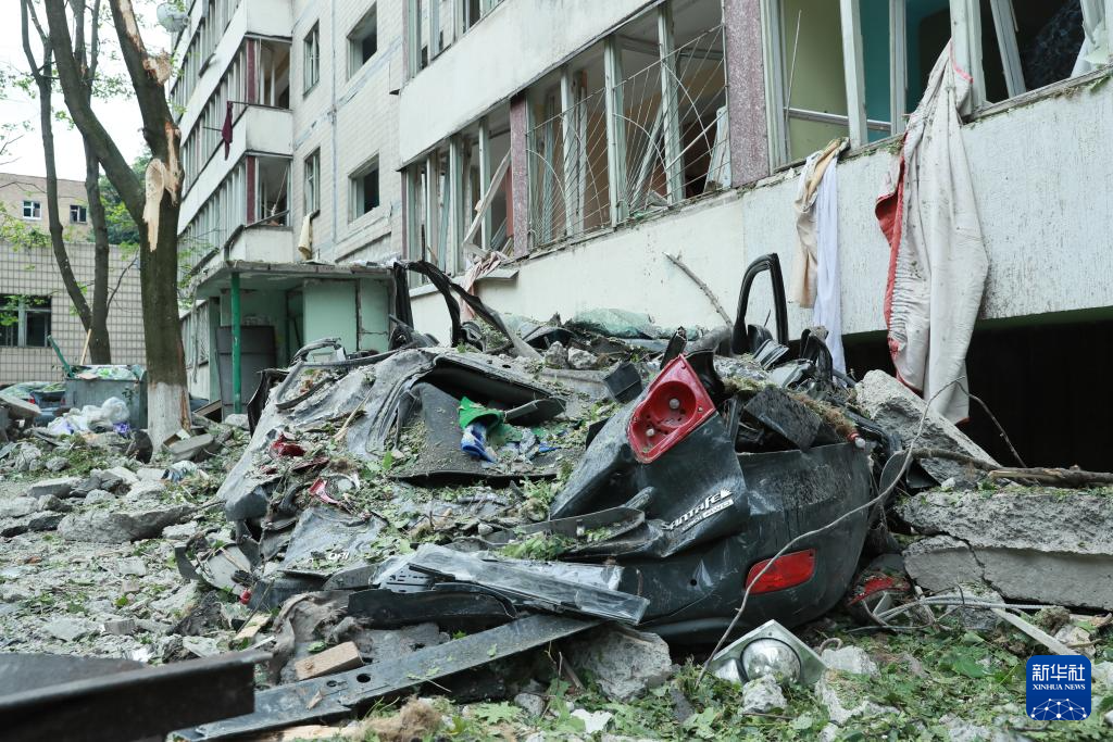 乌方称俄军空袭致基辅14人死亡