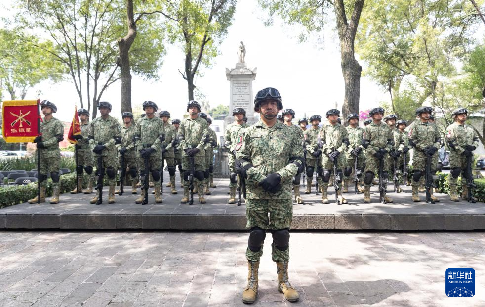 墨西哥城举行丘鲁武斯科战役纪念活动