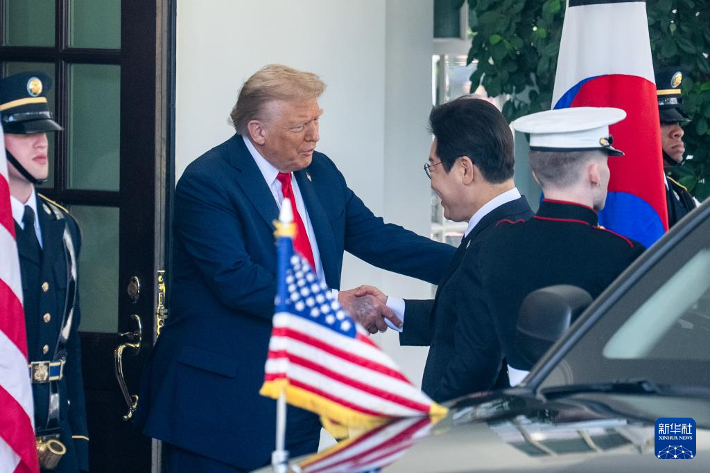 美国总统特朗普会晤韩国总统李在明