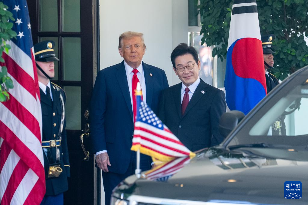 美国总统特朗普会晤韩国总统李在明