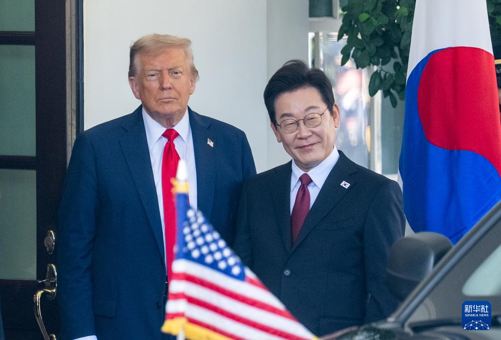 美国总统特朗普会晤韩国总统李在明