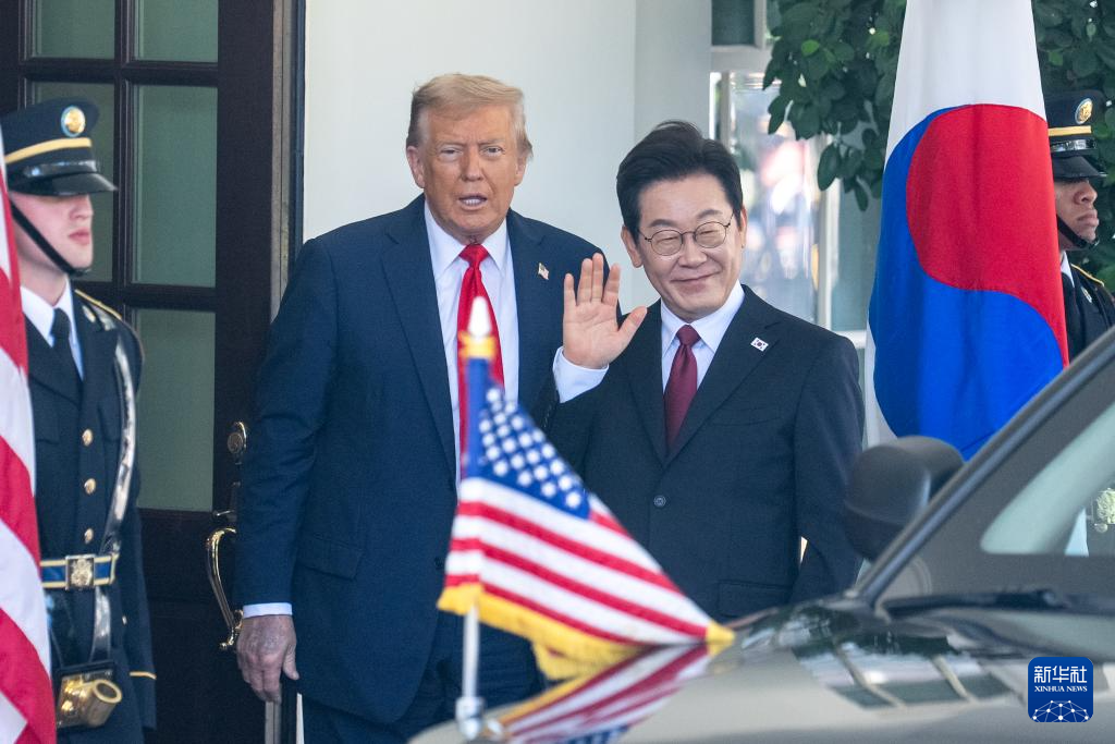 美国总统特朗普会晤韩国总统李在明
