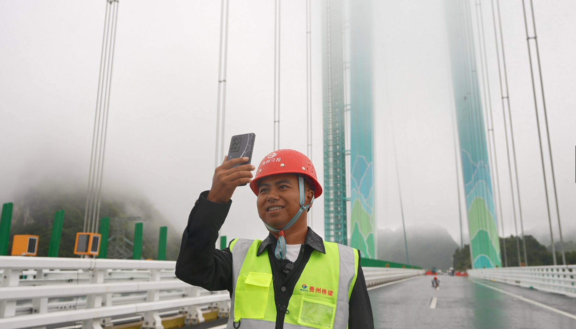 Generation Z in China｜美国博主柯鲁瀚：我在贵州见证“横竖”都是世界第一