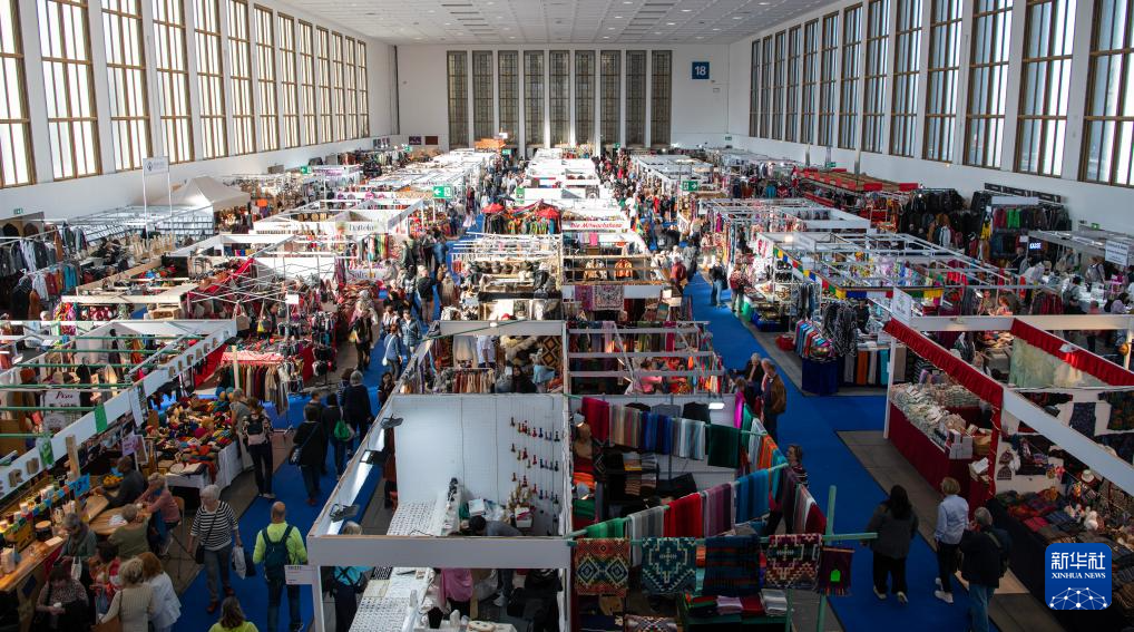 “柏林巴扎”国际工艺展开幕