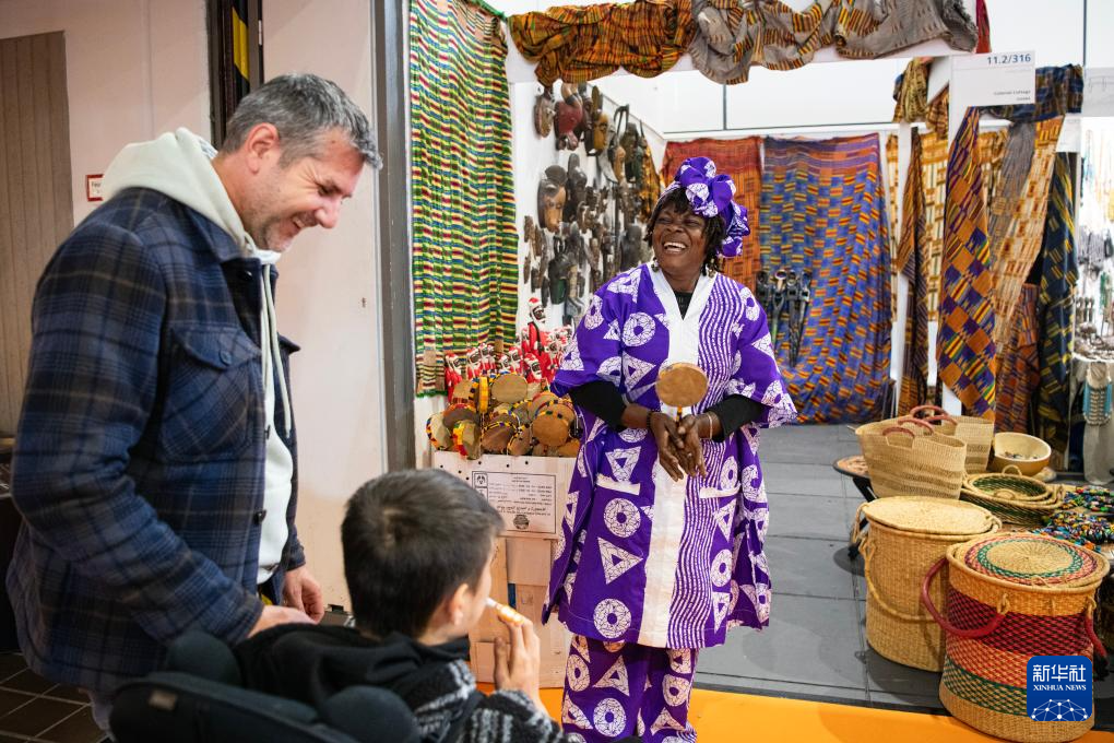 “柏林巴扎”国际工艺展开幕