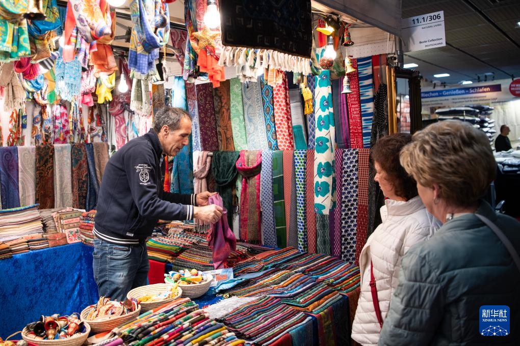 “柏林巴扎”国际工艺展开幕