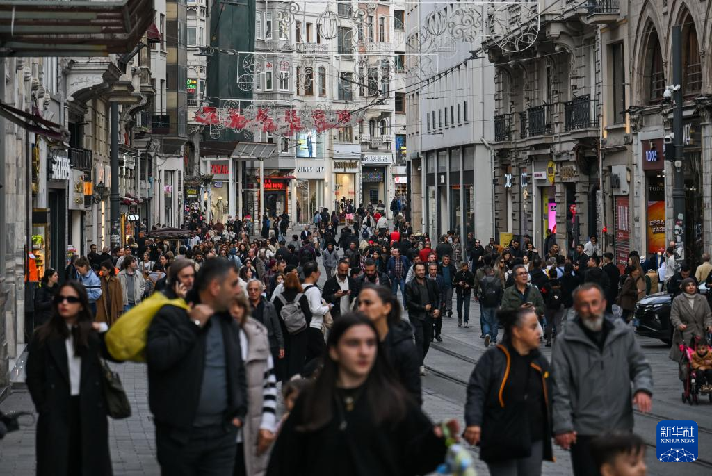 繁华的伊斯坦布尔独立大街