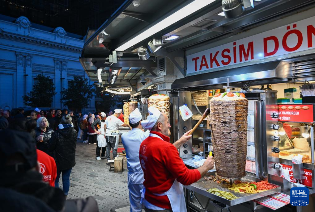 繁华的伊斯坦布尔独立大街