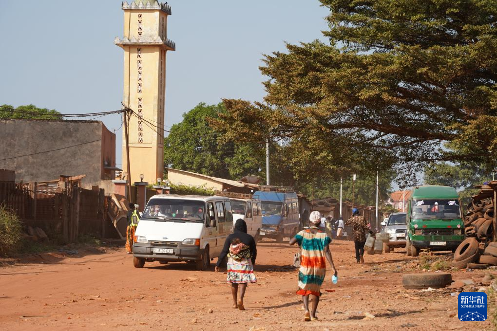 几内亚比绍高级军官因塔阿宣誓就任过渡总统