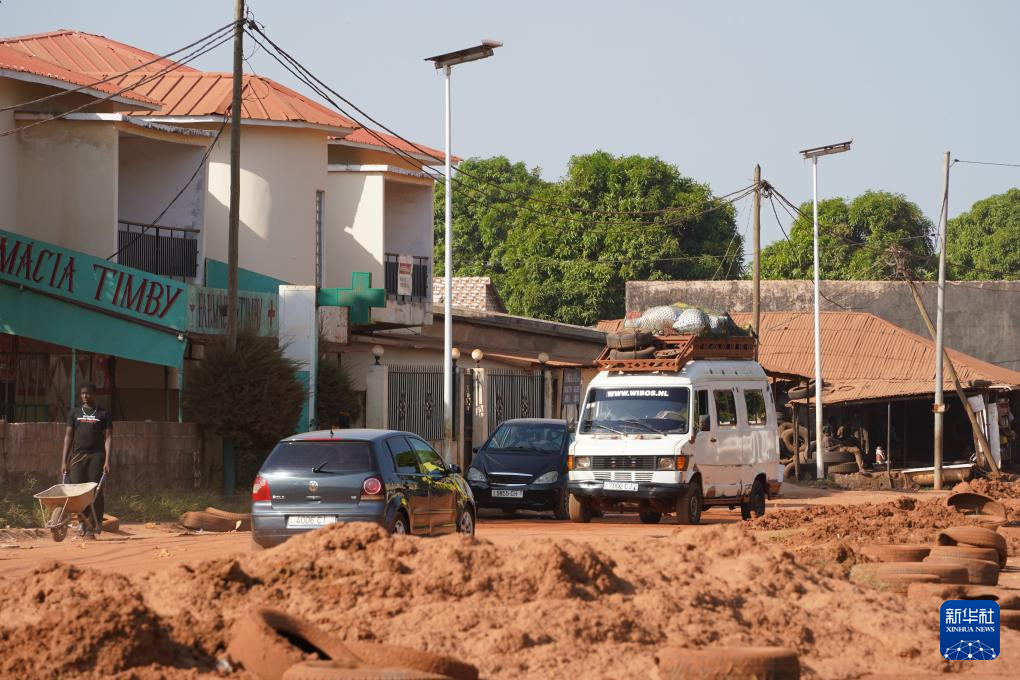 几内亚比绍高级军官因塔阿宣誓就任过渡总统