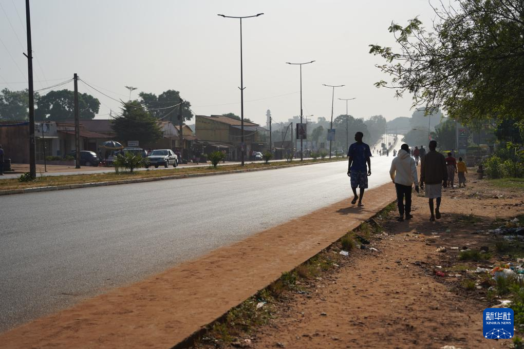 几内亚比绍高级军官因塔阿宣誓就任过渡总统
