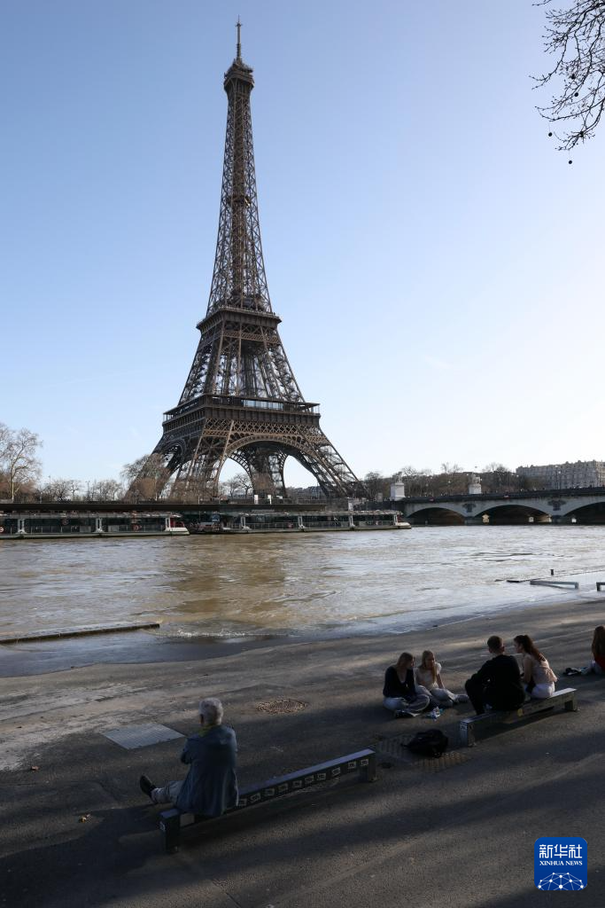 塞纳河水位上涨