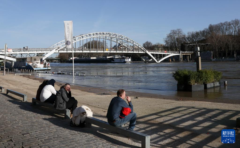 塞纳河水位上涨