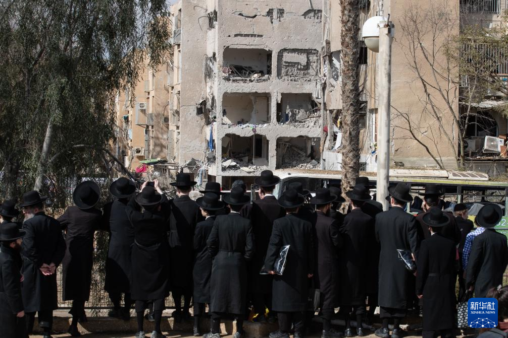 遭袭后的以色列南部城市迪莫纳和阿拉德