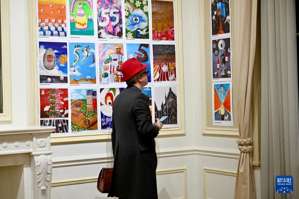 纪念中比建交55周年画展在布鲁塞尔开幕