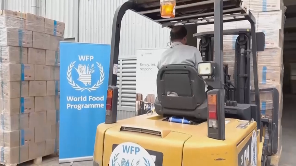 中东战事阻碍人道救援物资运输 全球数百万民众面临危机