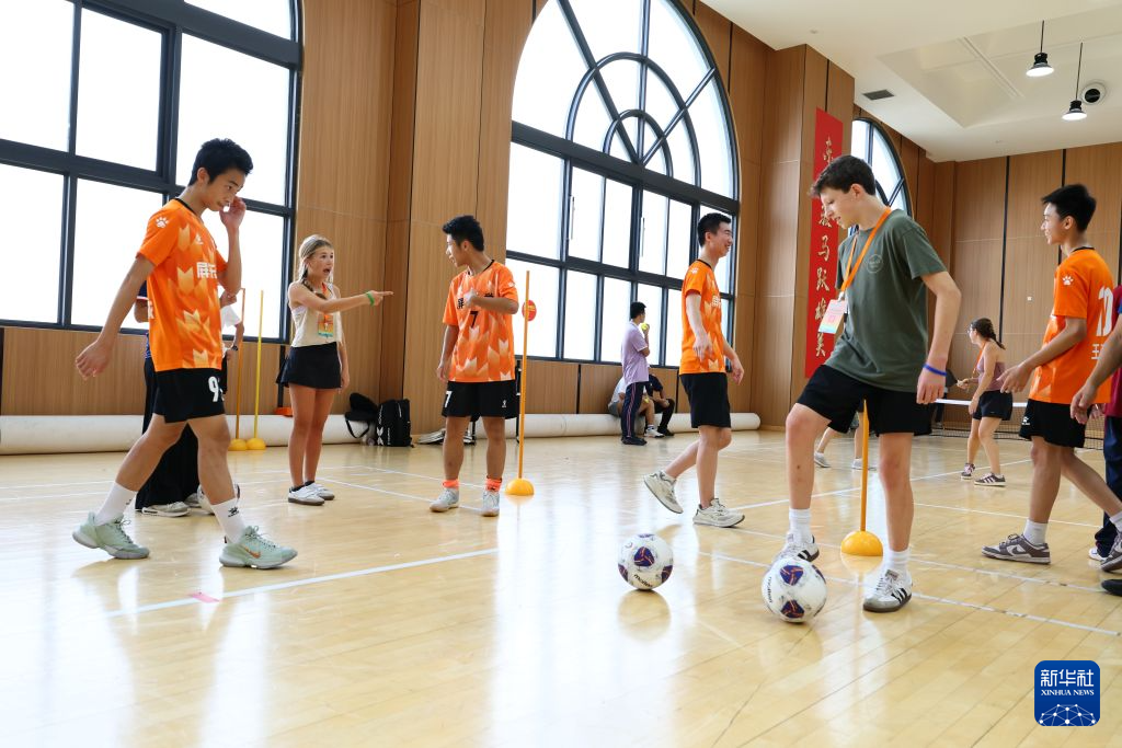 飞虎队友谊学校美国师生走进福州中学校园