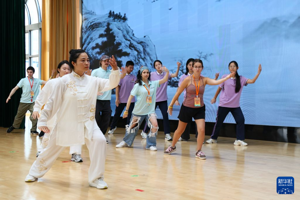 飞虎队友谊学校美国师生走进福州中学校园