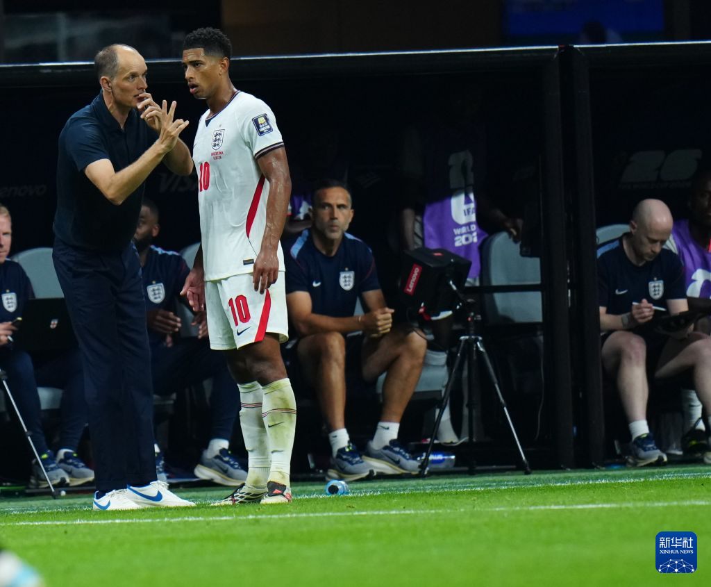 世界杯丨淘汰赛:阿根廷队战胜英格兰队