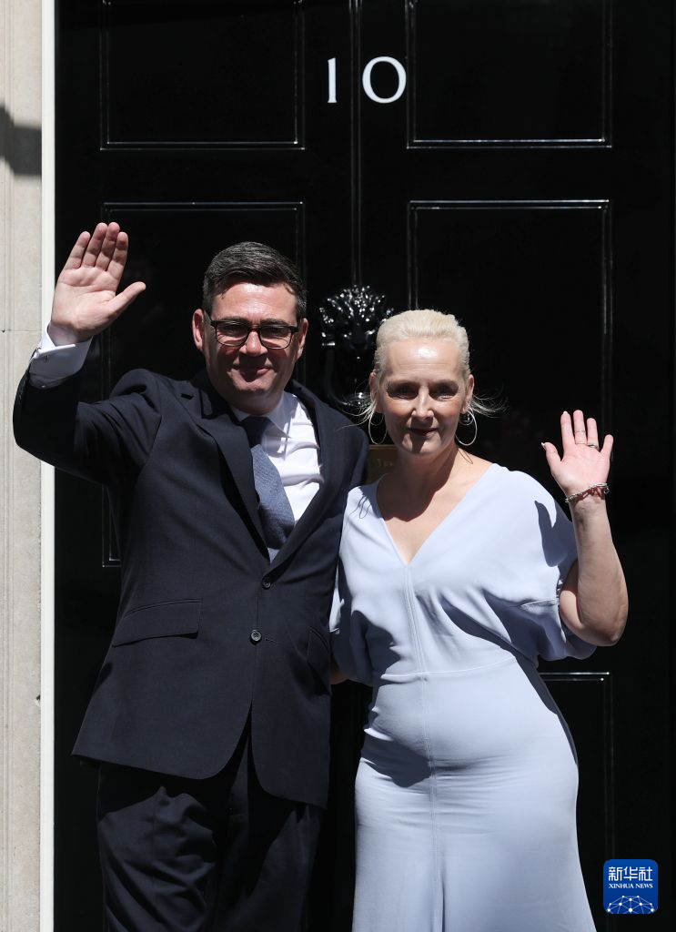 伯纳姆就任英国首相