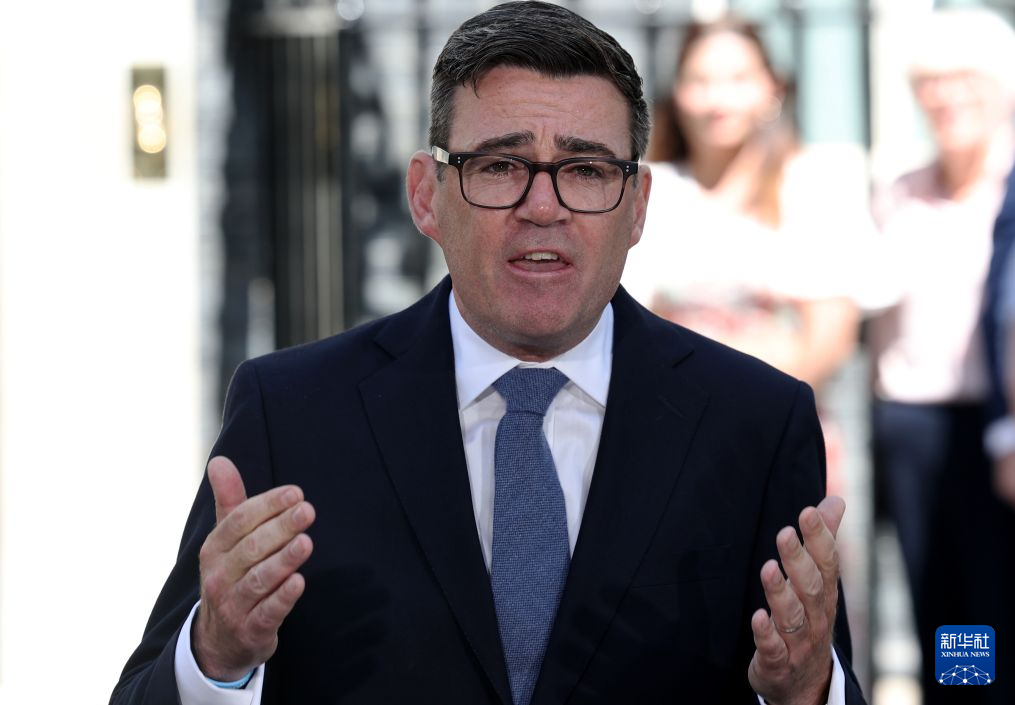 伯纳姆就任英国首相