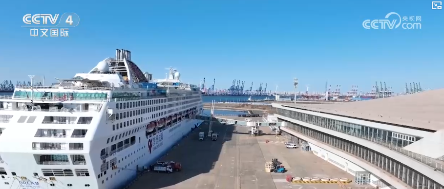 多艘国际邮轮到访 外籍旅客享受免签政策便捷入境开启美妙中国之旅
